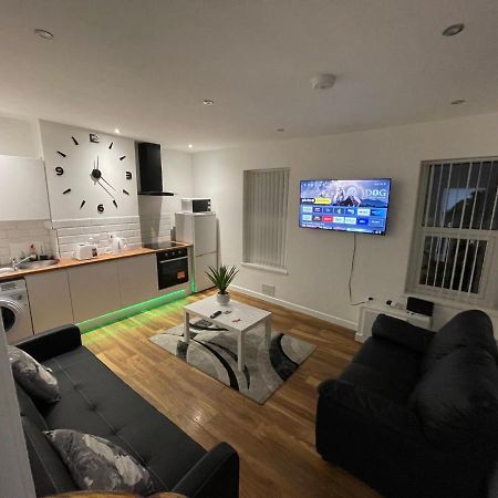 Central Serviced Apartments - Two Bedroom Apartment 卡迪夫 外观 照片